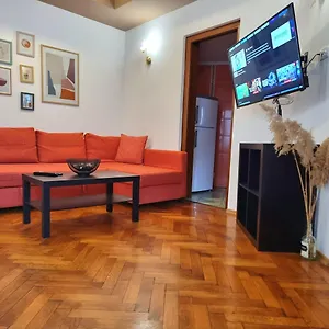  Appartamento Peaceful Getaway - Generous 3-bedroom Sanctuary - Close To Historic Old Town