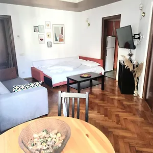  Appartamento Peaceful Getaway - Generous 3-Bedroom Sanctuary - Close To Historic Old Town